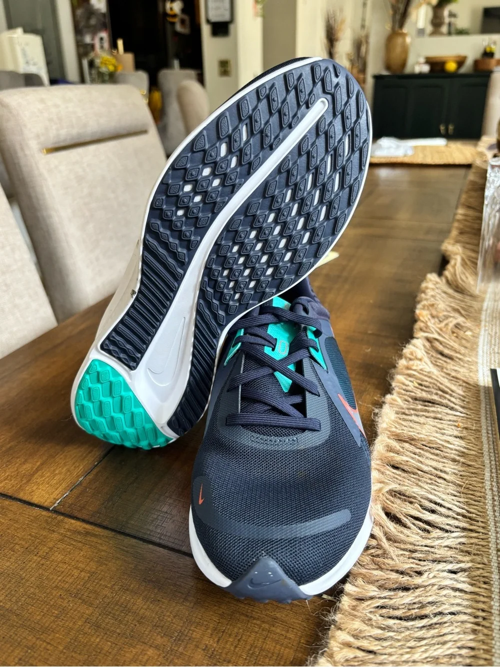 Size 9.5 Women Nike Quest 5 Sneakers  Obsidian/White/Jade DD9291-401 New
